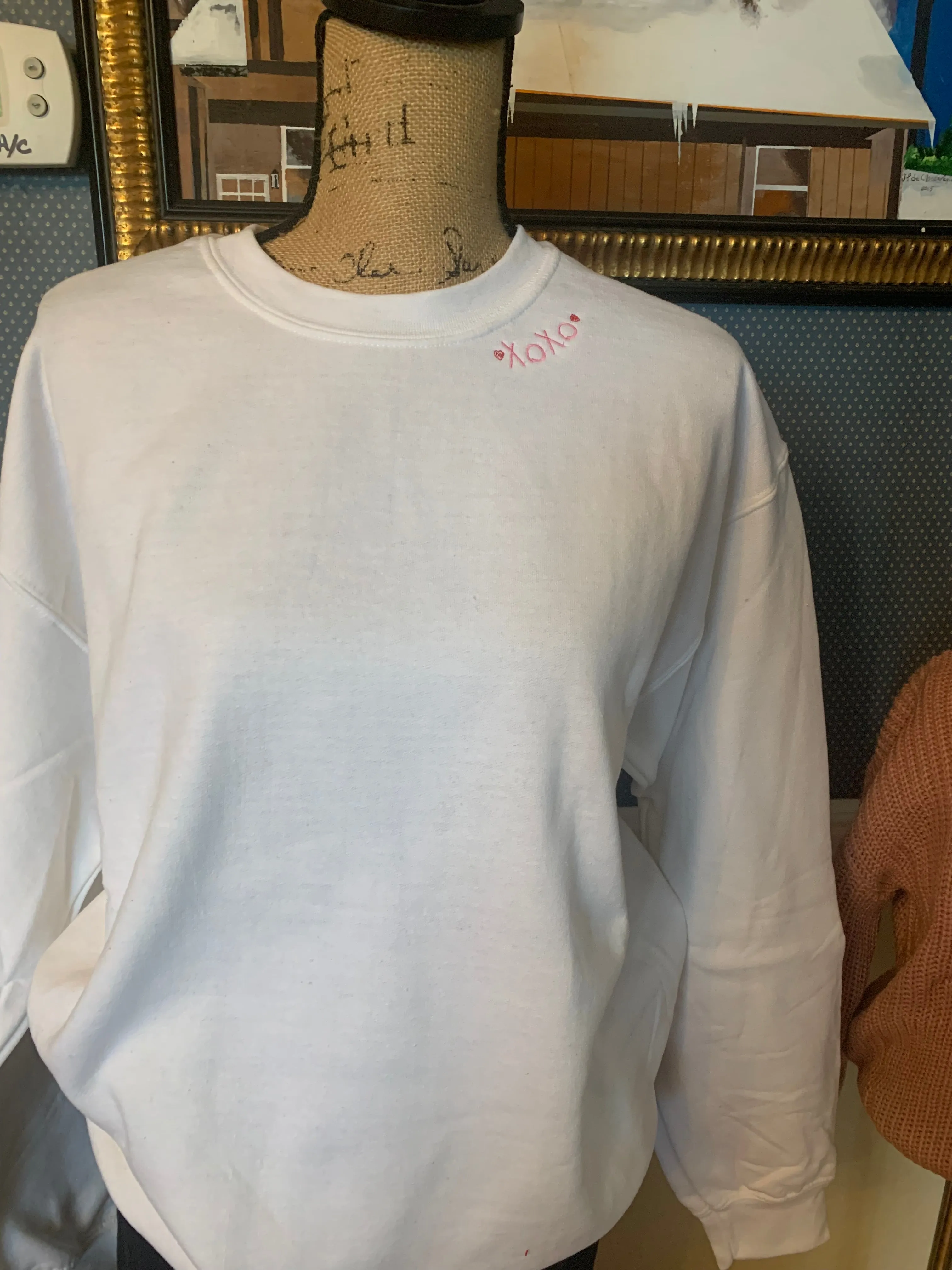 XOXO with hearts embroidered collar